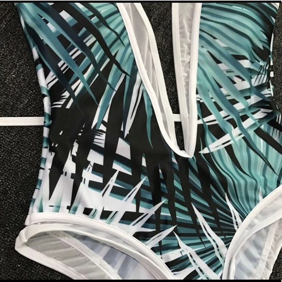 Swimsuit - Picture 4 of 6